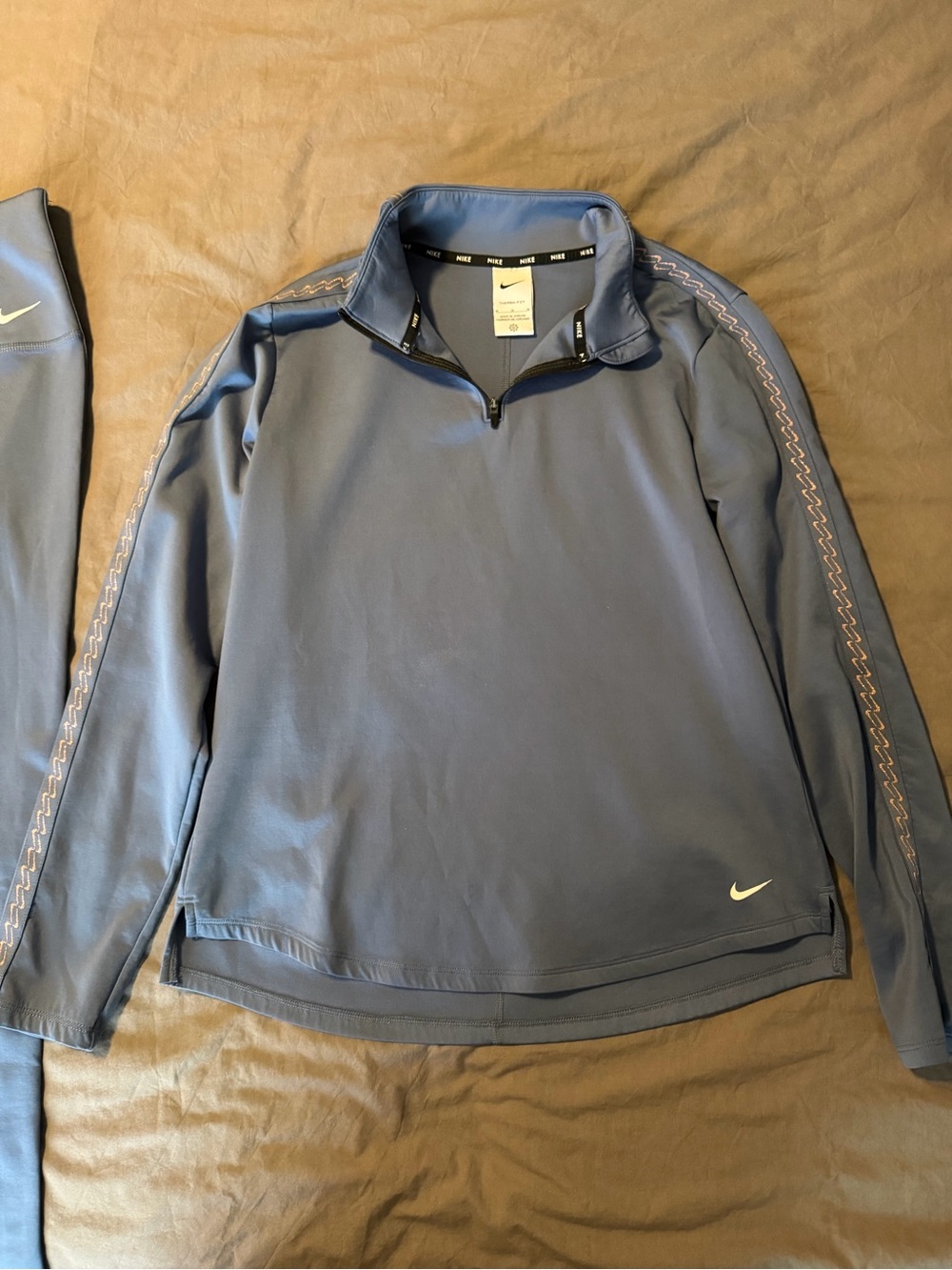 Women sz Med -Nike Slate Blue Quarter-Zip Track Top with matching leggings set.